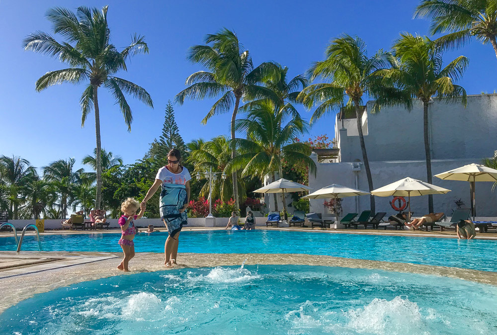 Tailor Made Safaris - Amazing swimming pool in Mauritius